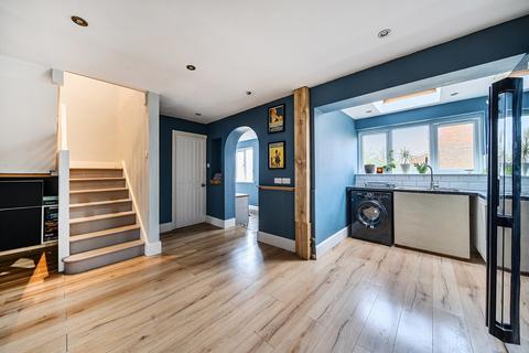 4 bedroom end of terrace house for sale, Mellor Close, Walton-on-Thames, Surrey