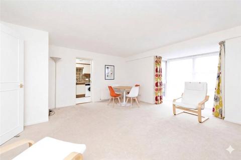 Thorney Crescent, London, SW11