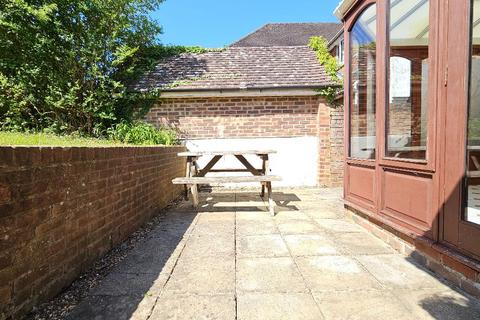 1 bedroom in a house share to rent, Ashenden Road, Guildford
