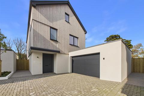 4 bedroom detached house for sale, Beautifully Designed Accommodation Arranged Over Three Floors