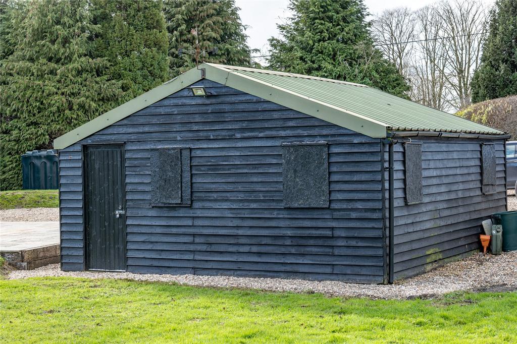 Garage/Workshop