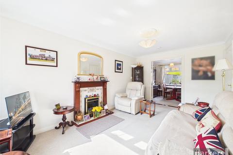 3 bedroom semi-detached house for sale, Russell Close, Berkshire RG12