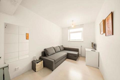 undefined, Rennie Estate, Bermondsey, London, SE16 3PF