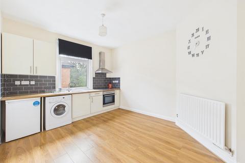 Studio to rent, Malvern Road, Birmingham B27