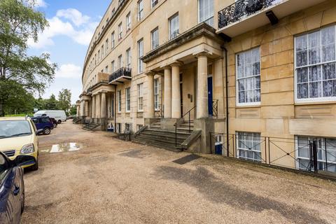 1 bedroom flat for sale, Lansdown Crescent, Cheltenham, GL50
