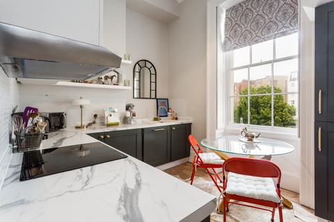 1 bedroom flat for sale, Lansdown Crescent, Cheltenham, GL50