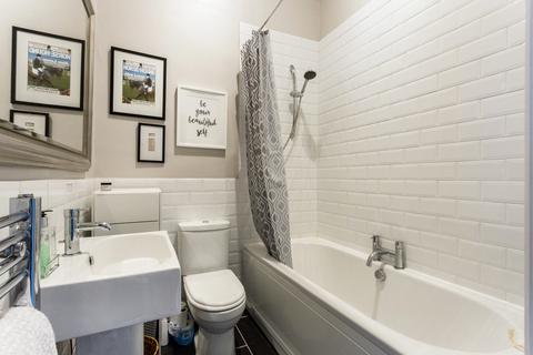 1 bedroom flat for sale, Lansdown Crescent, Cheltenham, GL50