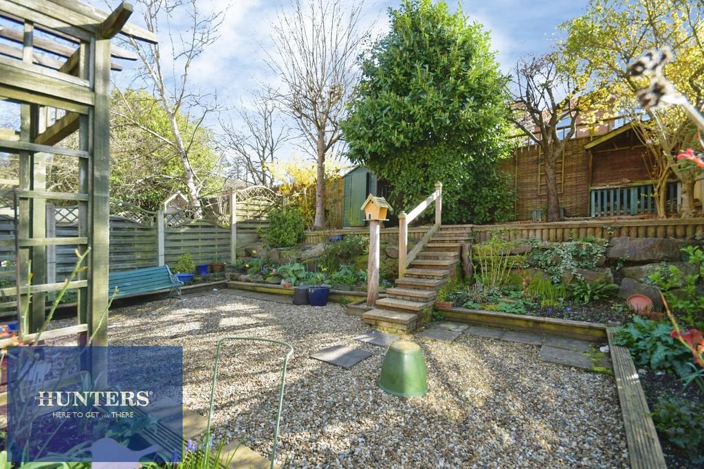 REAR GARDEN 02.jpg