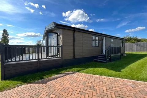 2 bedroom park home for sale, Evesham, Worcestershire, WR11