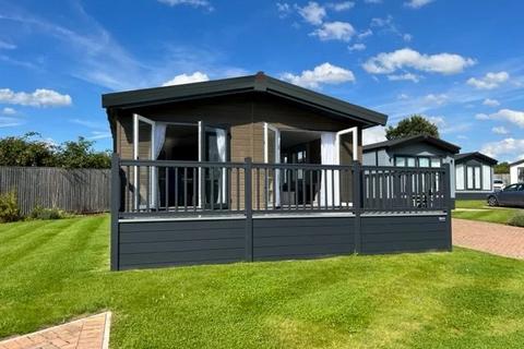 2 bedroom park home for sale, Evesham, Worcestershire, WR11