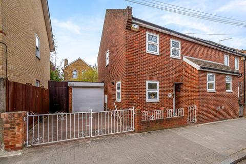 3 bedroom semi-detached house for sale, London SE27