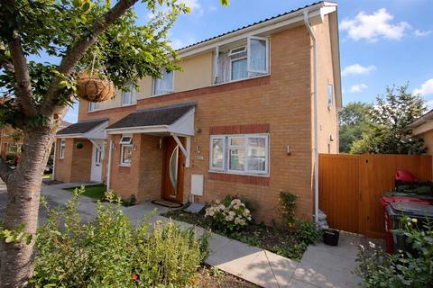 4 bedroom house to rent, Scholars Walk, Slough SL3