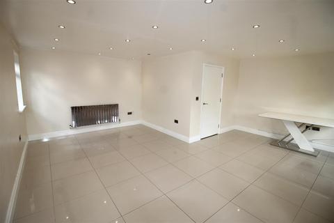4 bedroom house to rent, Scholars Walk, Slough SL3