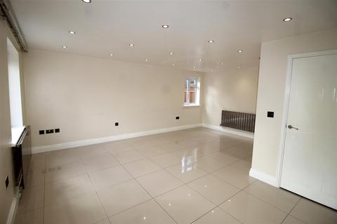 4 bedroom house to rent, Scholars Walk, Slough SL3
