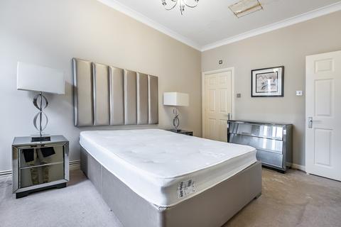 2 bedroom flat for sale, Hugh Street, London, SW1V