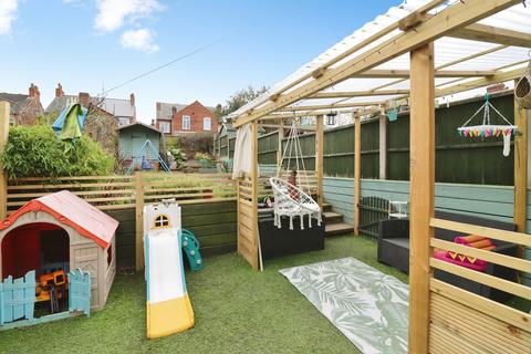 3 bedroom semi-detached house for sale, Gloucester Road, Chesterfield, S41