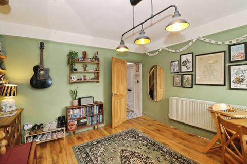 3 bedroom semi-detached house for sale, Gloucester Road, Chesterfield, S41