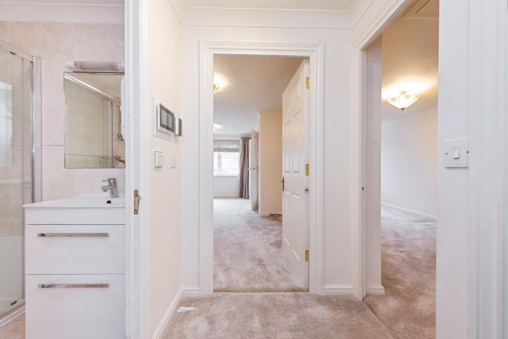 Hallway.jpeg