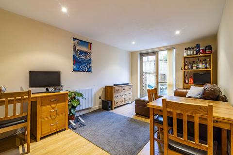 2 bedroom flat to rent, Ropewalk Court, Nottingham, NG1