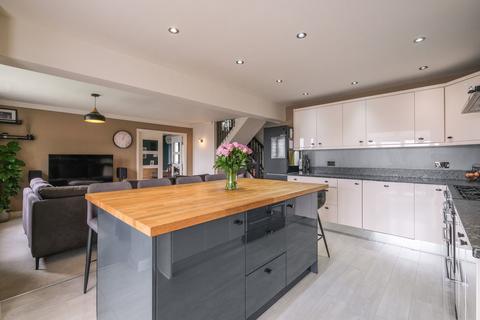 undefined, Lumbrook Close, Northowram HX3