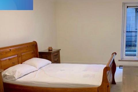 3 bedroom flat for sale, Glaisher Street, London SE8