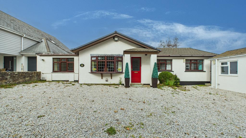 5 Bedroom Bungalow for Sale