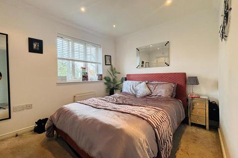 undefined, Tithe Close, London