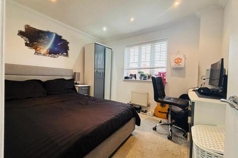 undefined, Tithe Close, London