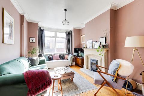 3 bedroom end of terrace house for sale, Ford Street North, Nottingham NG7