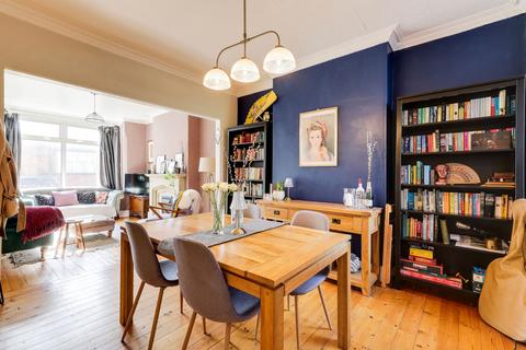 3 bedroom end of terrace house for sale, Ford Street North, Nottingham NG7