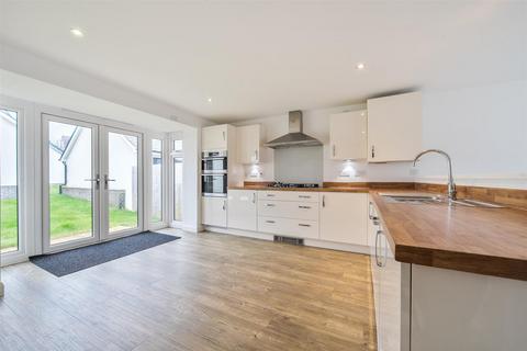 4 bedroom detached house for sale, Crebor Road, Tavistock