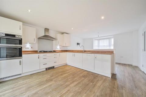 4 bedroom detached house for sale, Crebor Road, Tavistock
