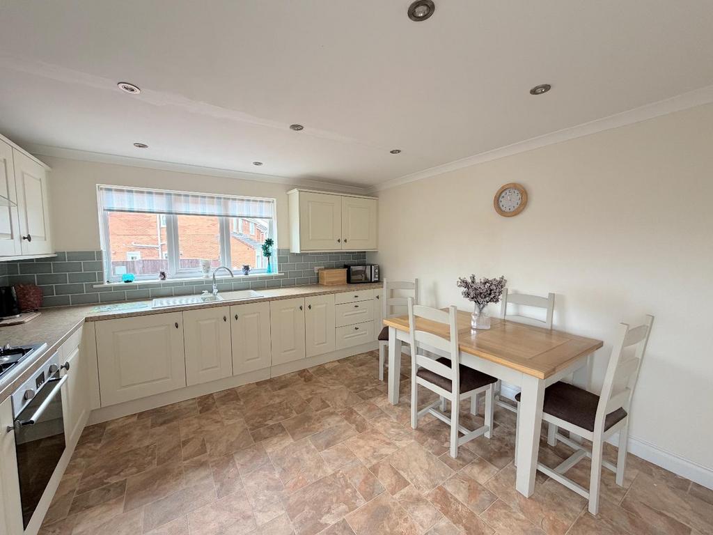 Dining kitchen