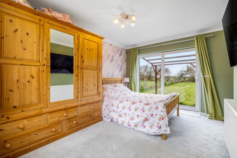 Station Farm Bungalow (Boston)-28