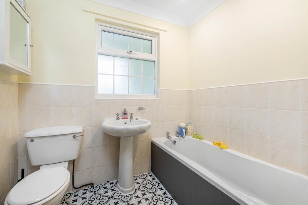 Station Farm Bungalow (Boston)-24