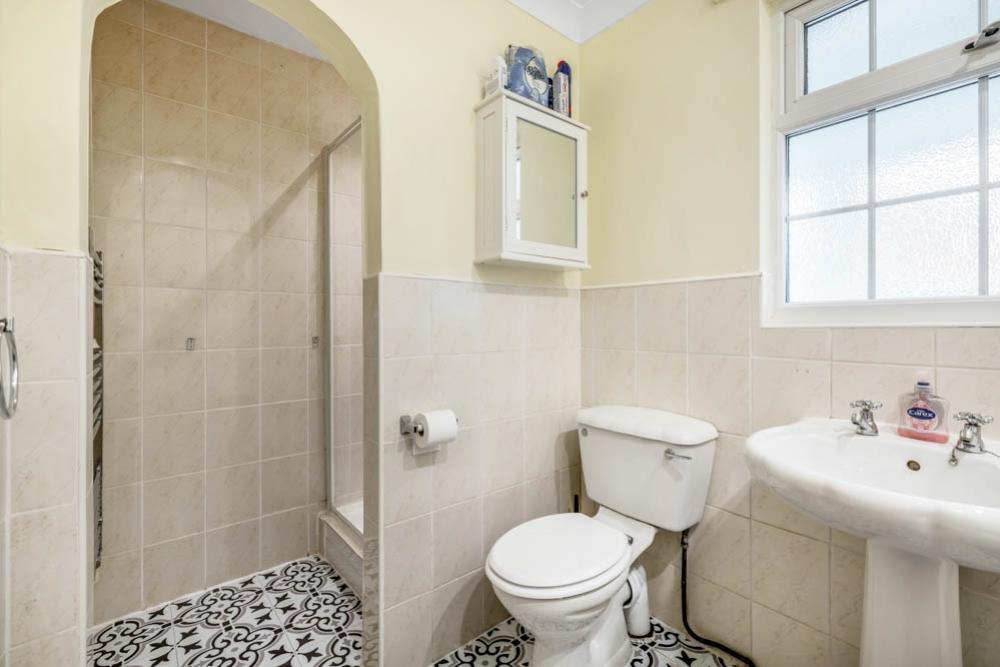 Station Farm Bungalow (Boston)-25
