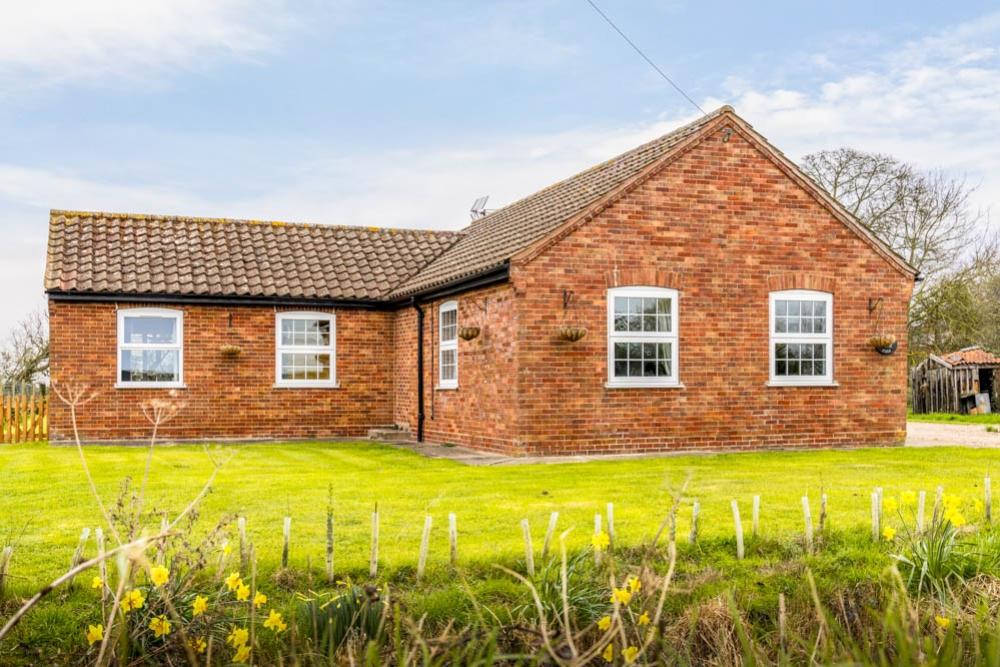 Station Farm Bungalow (Boston)-9
