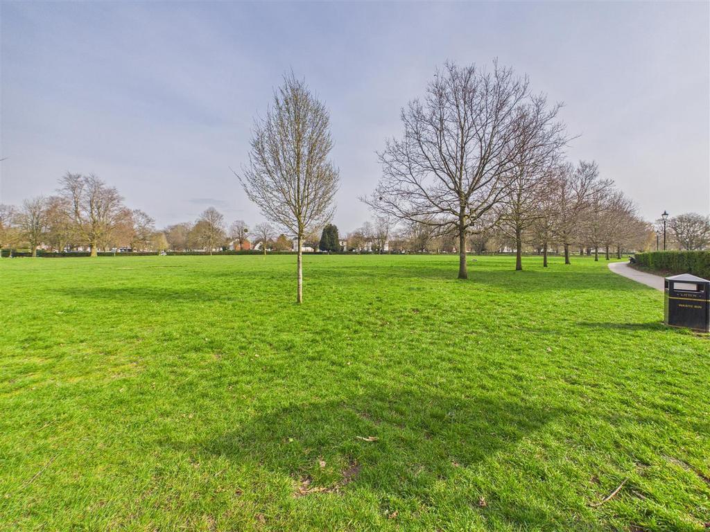 Local Park / Stoke Green