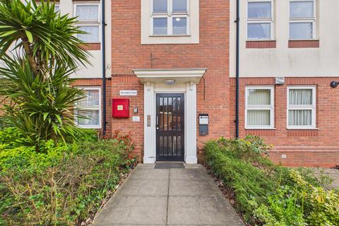 2 bedroom flat for sale, Stoke Green, Coventry * VACANT & NO UPWARD CHAIN *