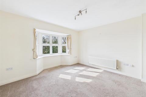 2 bedroom flat for sale, Stoke Green, Coventry * VACANT & NO UPWARD CHAIN *
