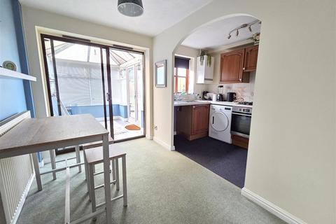 2 bedroom semi-detached house for sale, Court Drive, Stourport-On-Severn