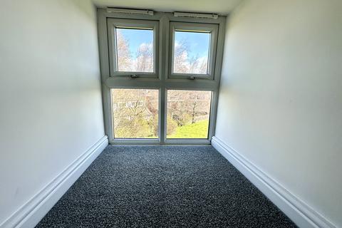 2 bedroom apartment to rent, Upper Carr Lane, Calverley LS28