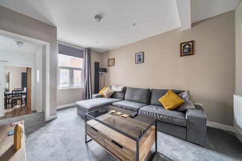2 bedroom flat for sale, West Street, Hampshire PO16