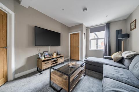2 bedroom flat for sale, West Street, Hampshire PO16