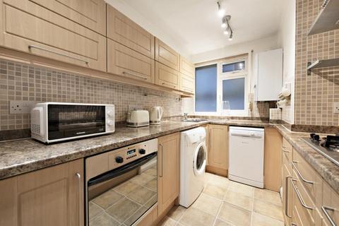 2 bedroom maisonette for sale, Finchley Road,  Hampstead,  NW3