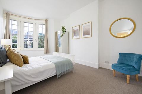 2 bedroom maisonette for sale, Finchley Road,  Hampstead,  NW3