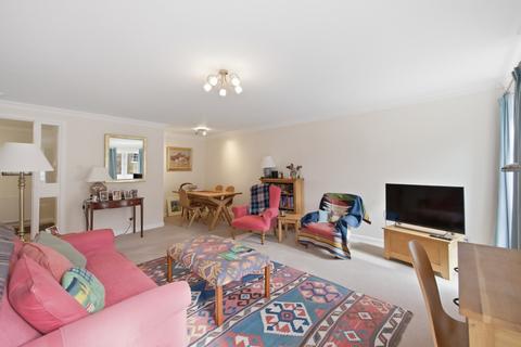 2 bedroom flat for sale, 27/10 Fettes Row, New Town, Edinburgh, EH3