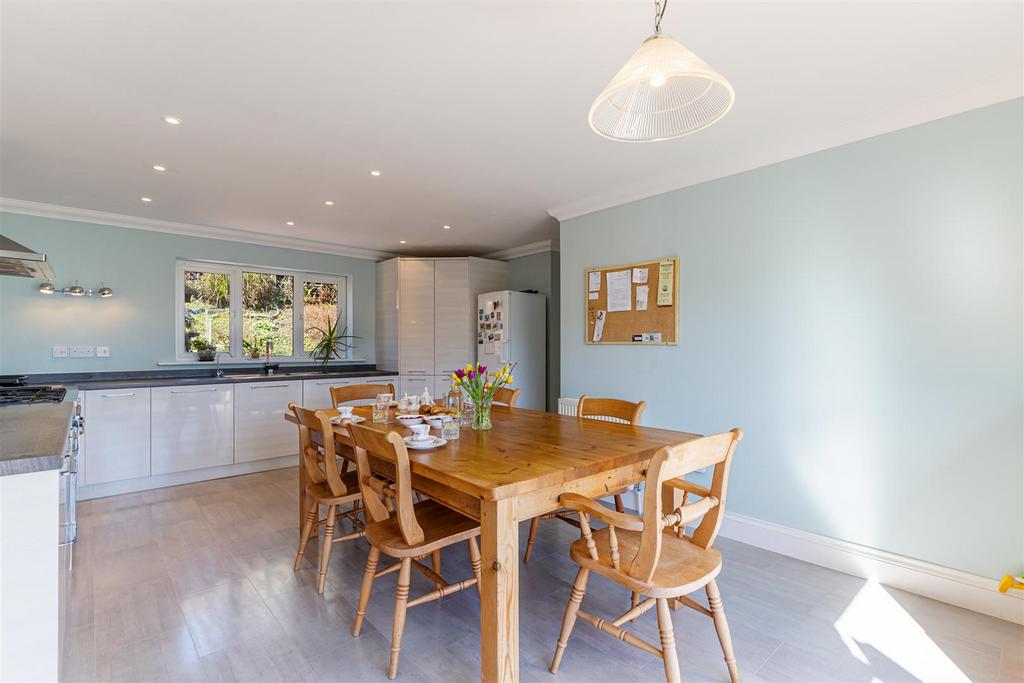 A18 - 21 Stoneleigh Drive Torquay - 260318.jpg