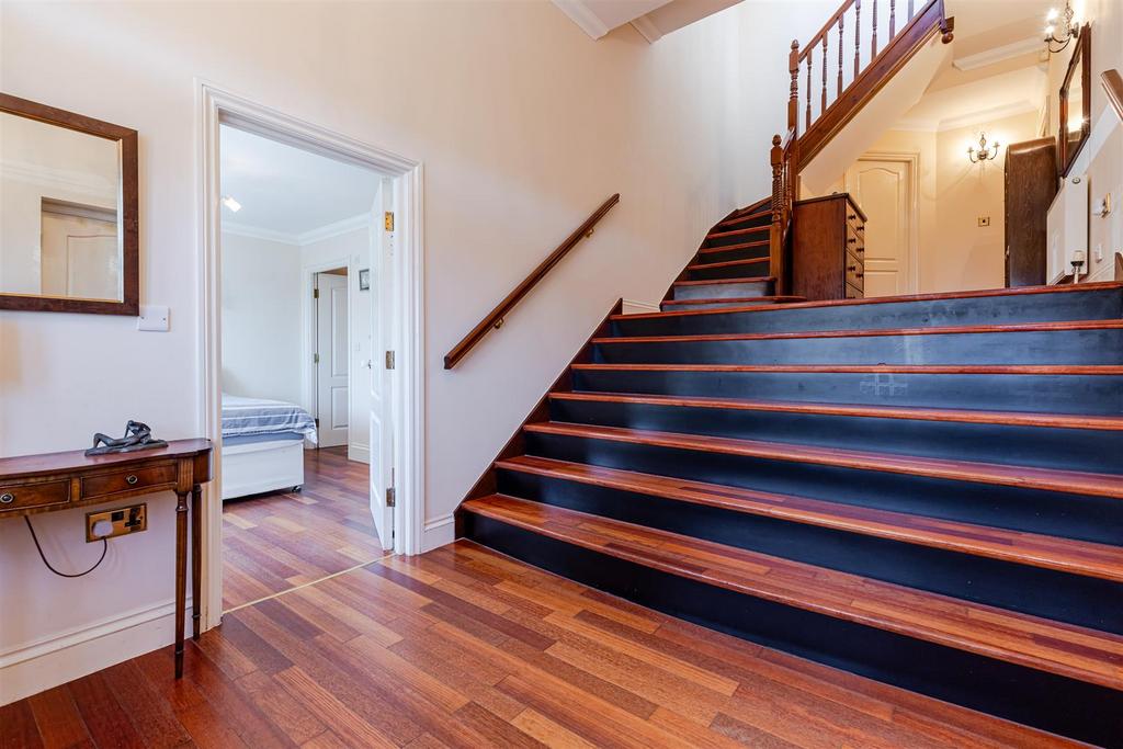 A22 - 21 Stoneleigh Drive Torquay - 260318.jpg