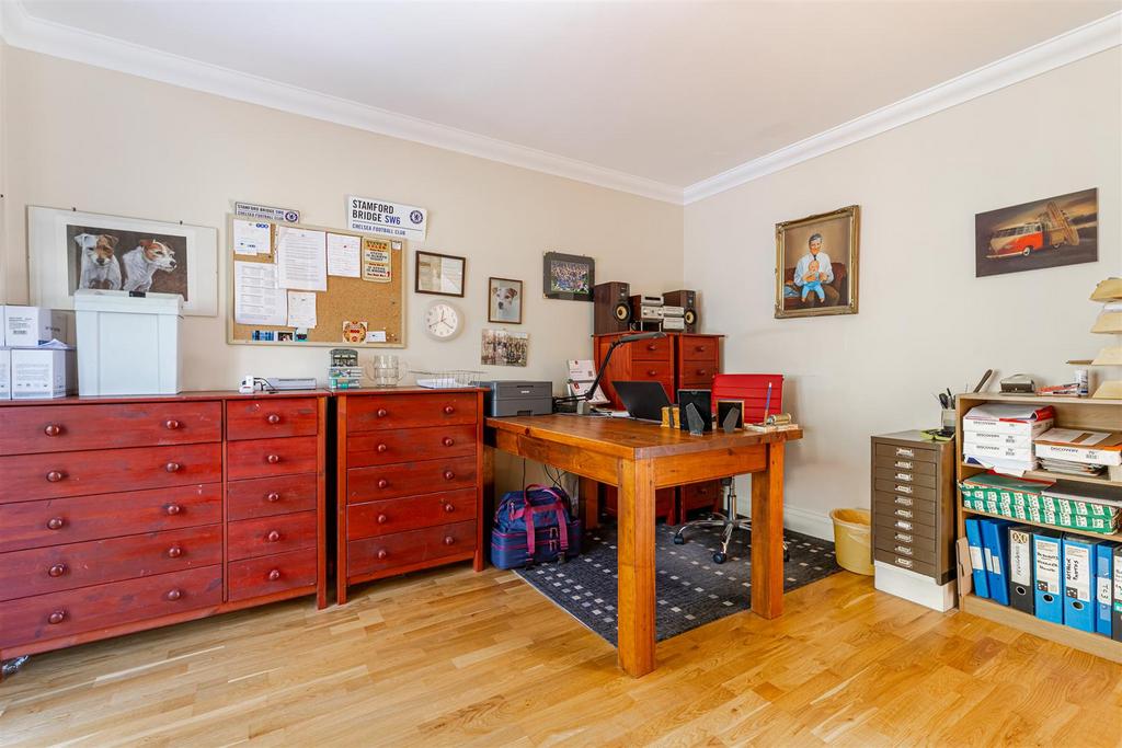 A33 - 21 Stoneleigh Drive Torquay - 260318.jpg